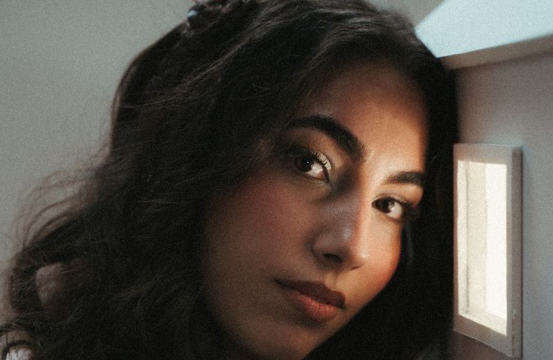 María José Llergo anuncia nuevo álbum “El Juego” y estrena “Otros Besos”