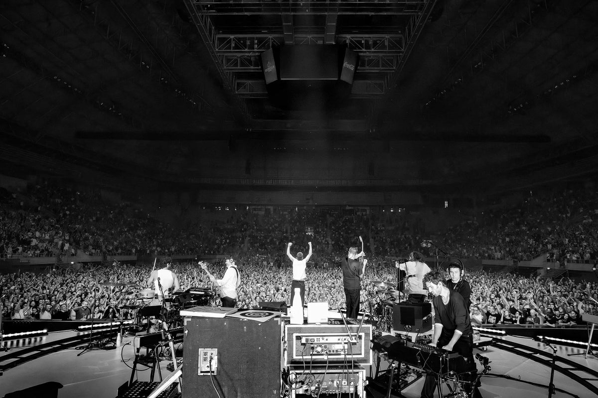 VETUSTA MORLA inicia su Gira de Vuelta, Canciones de Ida con un lleno en el Palau Sant Jordi