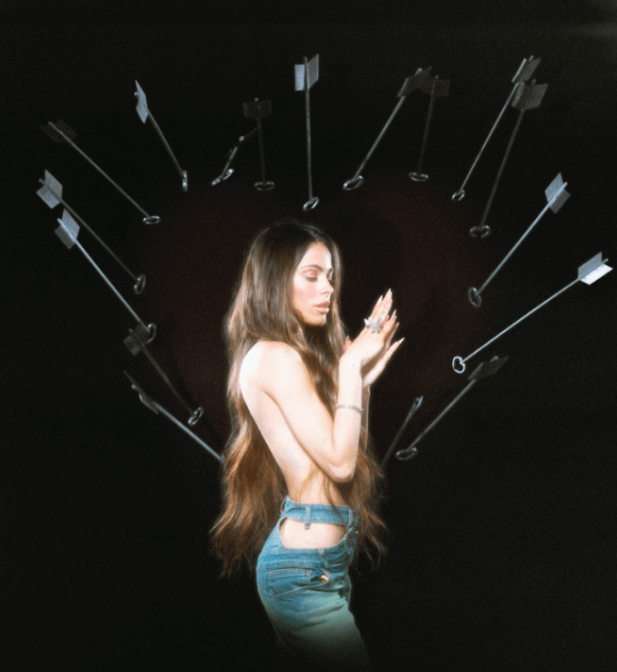 TINI CONQUISTA A SUS FANS ABRIENDO SU CORAZÓN EN SU NUEVO ÁLBUM "CUPIDO" en SMFSTORE