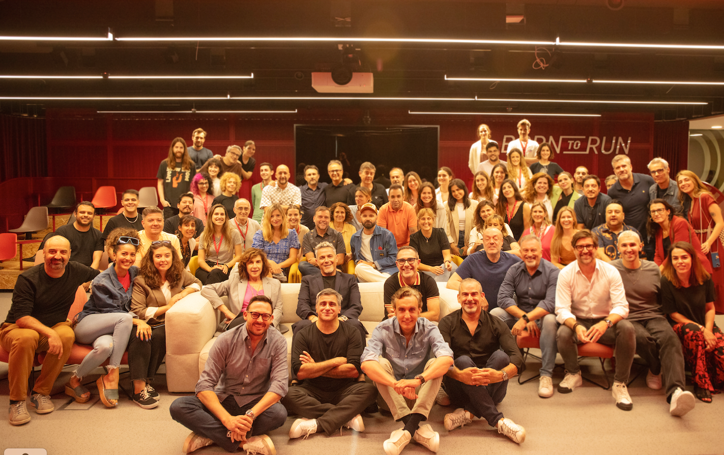 ALEJANDRO SANZ, UNO DE LOS ARTISTAS MÁS RELEVANTES DE LA MÚSICA HISPANO·AMERICANA SE UNE A SONY MUSIC ENTERTAINMENT en SMFSTORE