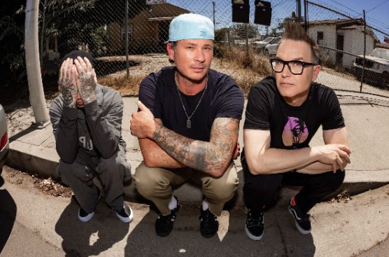 blink-182 vuelven con nuevo álbum ONE MORE TIME... disponible el 20 de octubre EN SMFSTORE