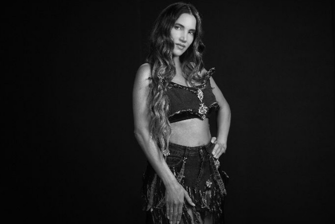 INDIA MARTÍNEZ SORPRENDE CON UN ÚLTIMO ADELANTO CAVIAR Y  ANUNCIA SU PRÓXIMO ÁLBUM AGUACHILE YA DISPONIBLE EN PREVENTA en SMFSTORE