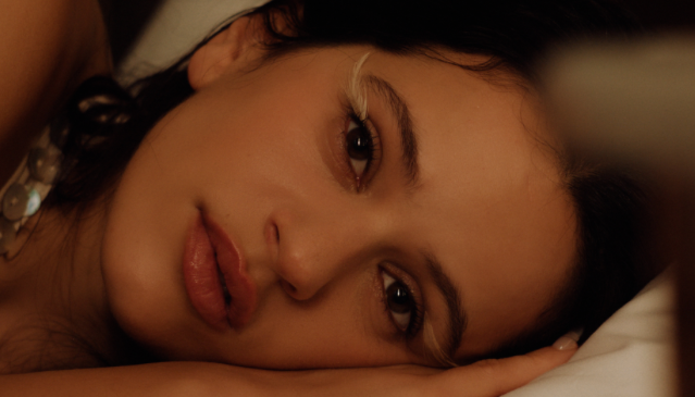 ROSALÍA LANZA «BERGHAIN»PRIMERA CANCIÓN Y VÍDEO DE SU PRÓXIMO ÁLBUM LUX ESTARÁ DISPONIBLE EL 7 DE NOVIEMBRE