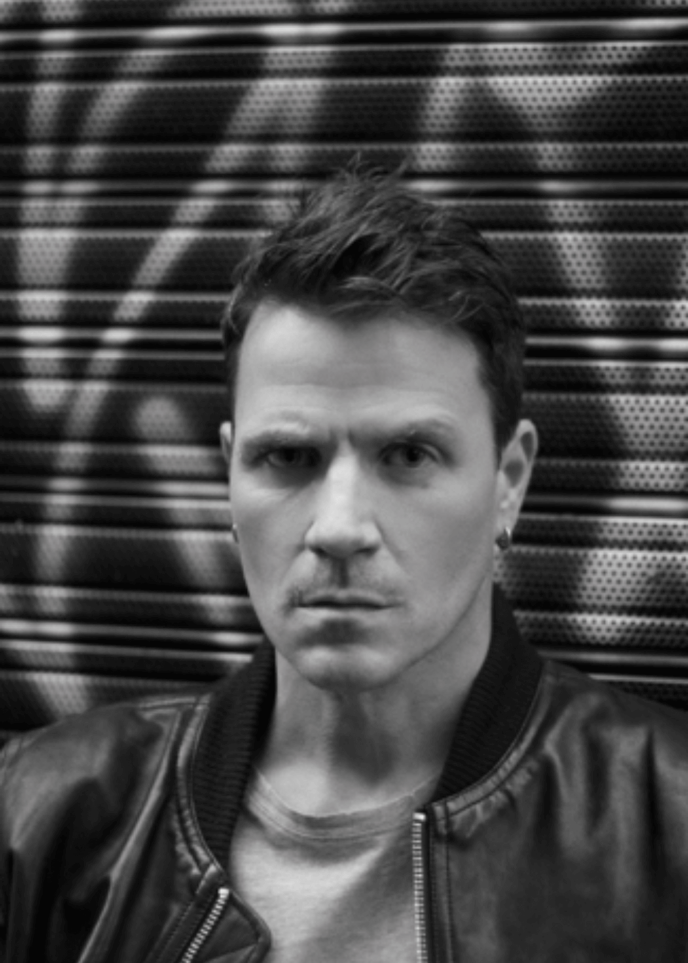 DANI MARTÍN PUBLICA “EL ÚLTIMO DÍA DE NUESTRAS VIDAS” SU NUEVO DISCO disponible en SMFSTORE