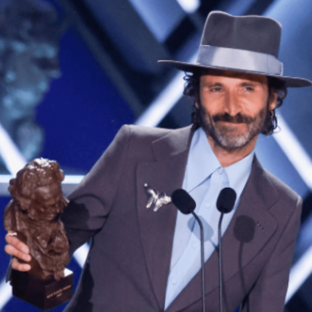 SABINA GANA JUNTO A LEIVA EL GOYA A LA MEJOR CANCIÓN ORIGINAL ‘SINTIÉNDOLO MUCHO’ en SMFSTORE