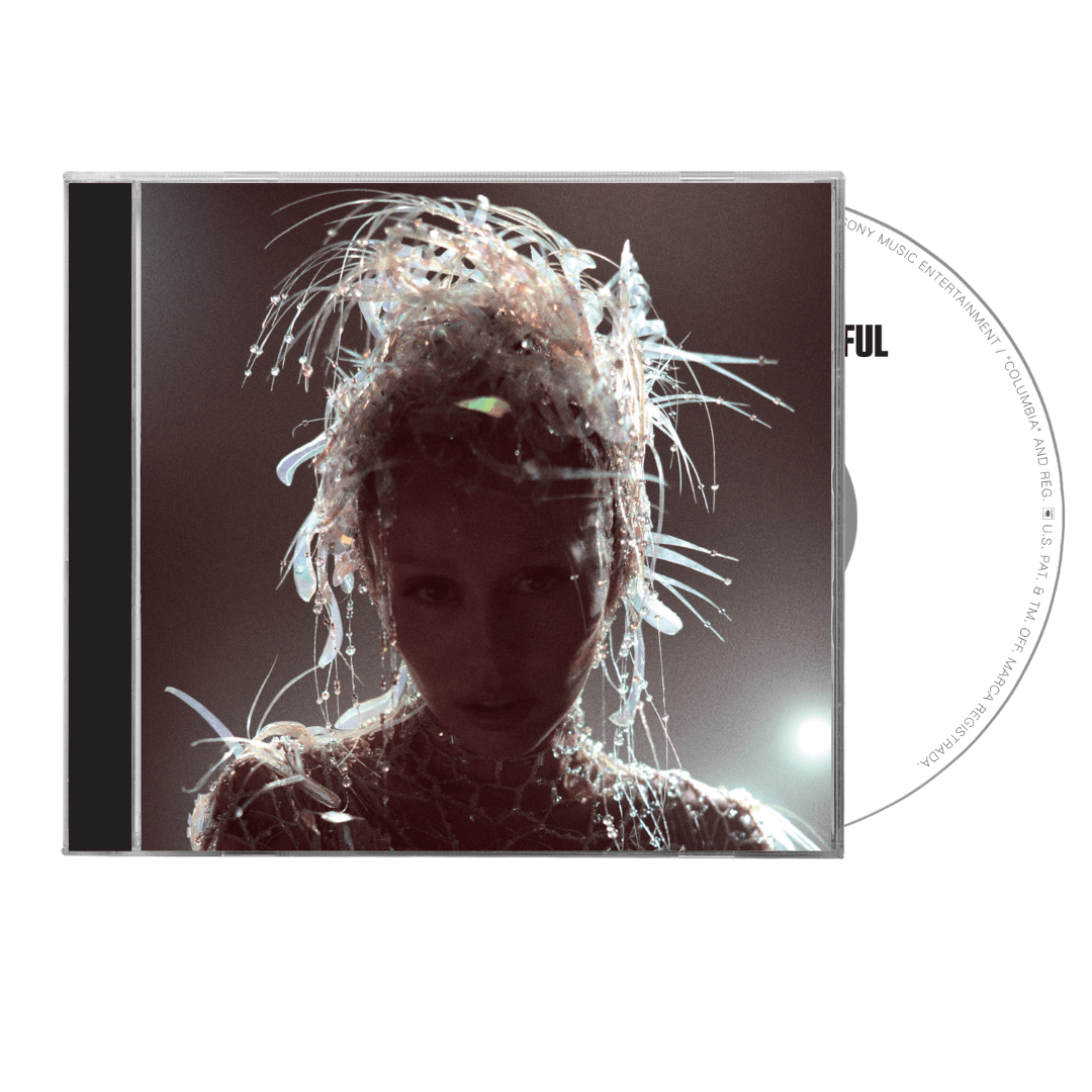 Miley Cyrus  CD vuelve con su esperado noveno álbum de estudio, Something Beautiful, que llegará el 30 de mayo. Something Beautiful en SMFSTORE