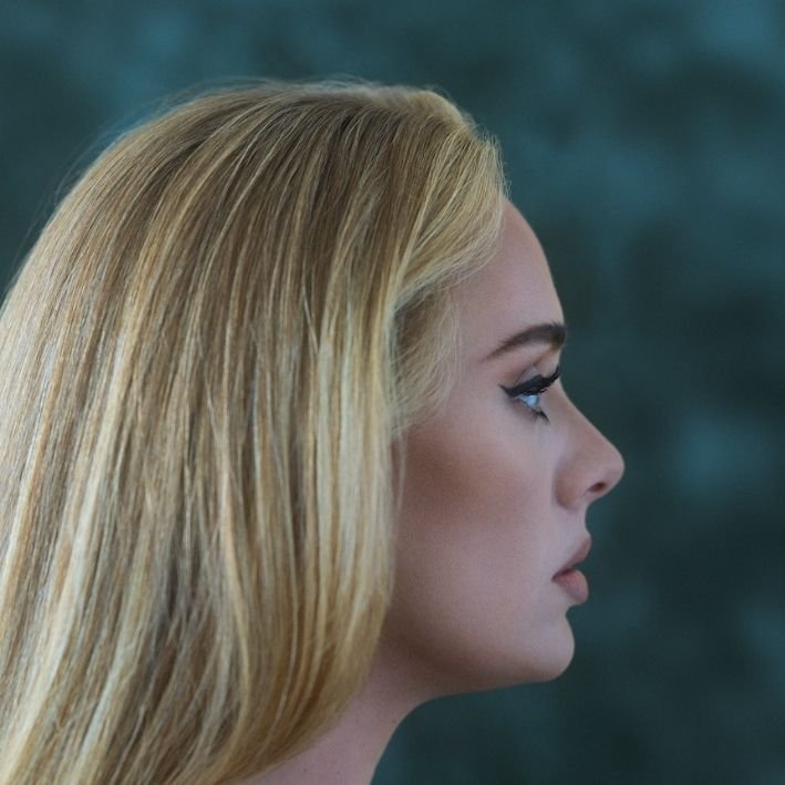 30 2LPs Adele en Sony Music Store