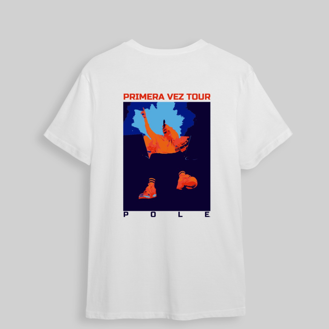 Camiseta blanca Por Primera Vez Merch oficial Pole en SMFSTORE