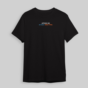 Camiseta negra Por Primera Vez merch oficial Pole en SMFSTORE